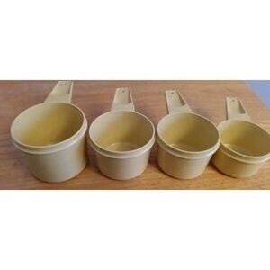 Vintage  Tupperware Measuring Cups 761 762 763 764 Set Of 4 Nesting Stackable